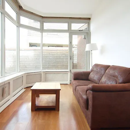 Apartment Spacious New Lisse