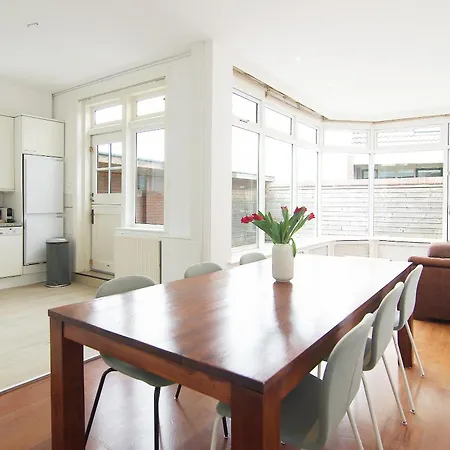 Spacious New * Lisse