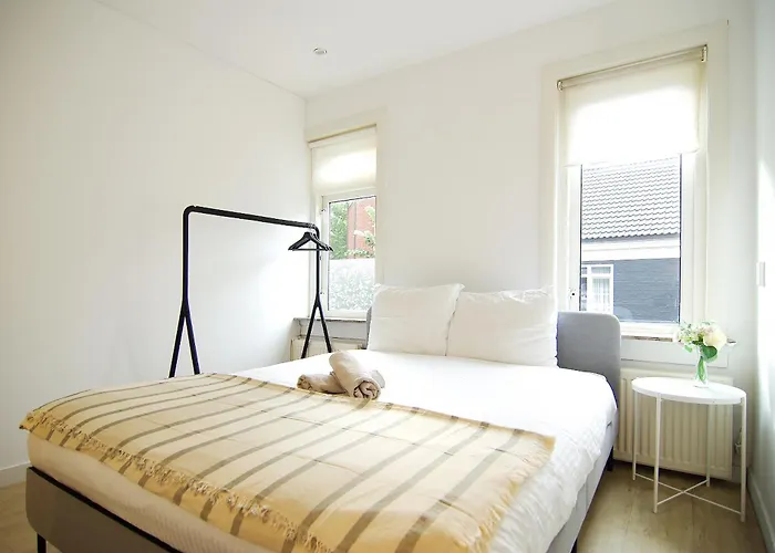 Spacious New * Lisse